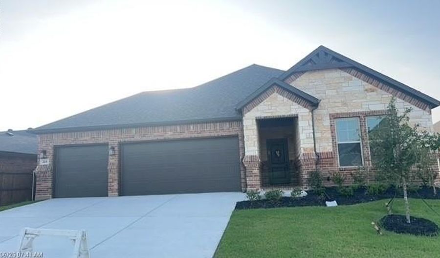 210 Navajo Trl, Alvarado, TX 76009 - 3 Beds, 2 Bath