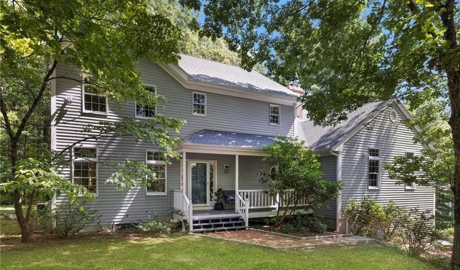 4 Stonecarry Way, East Greenwich, RI 02818 - 4 Beds, 4 Bath