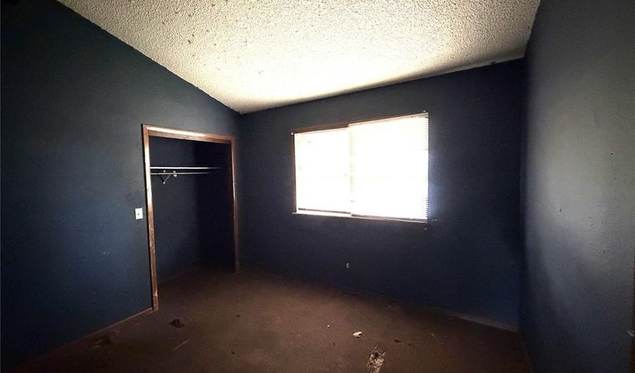 1319 Manchester Dr, Anadarko, OK 73005 - 3 Beds, 2 Bath