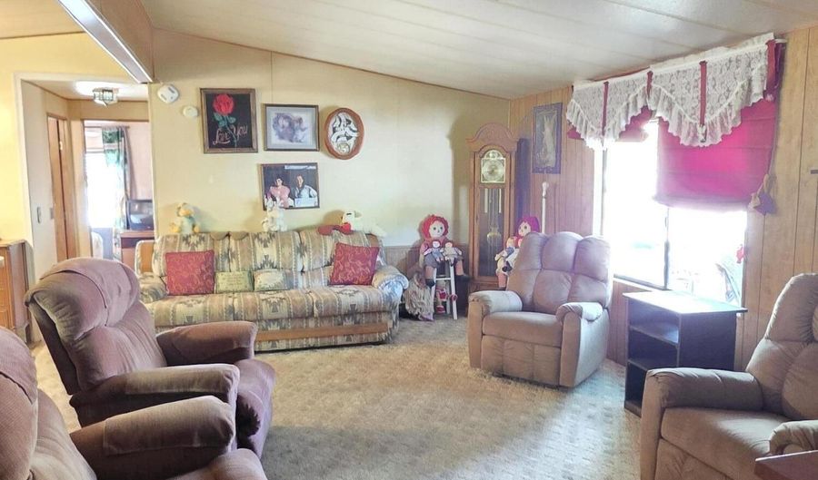 18820 E KINGS Way, Black Canyon City, AZ 85324 - 3 Beds, 2 Bath