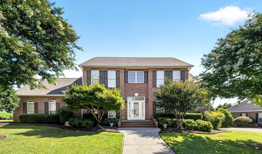 1652 Saint Ives Blvd, Alcoa, TN 37701 - 4 Beds, 4 Bath