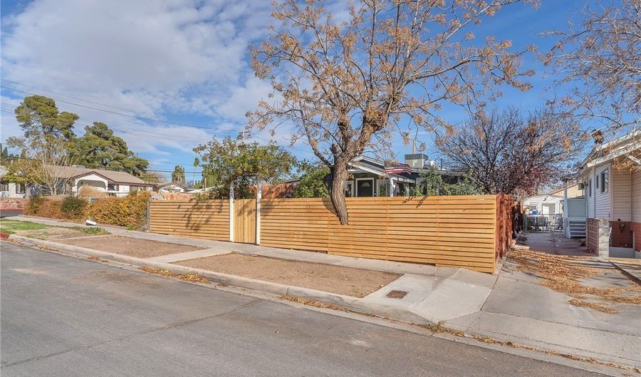 605 L Ave, Boulder City, NV 89005 - 4 Beds, 2 Bath