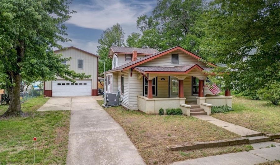 509 N 5th St, Arkansas City, KS 67005 - 3 Beds, 2 Bath