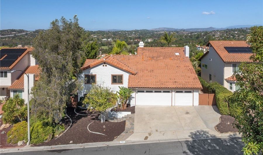 728 Inspiration, Escondido, CA 92025 - 4 Beds, 4 Bath