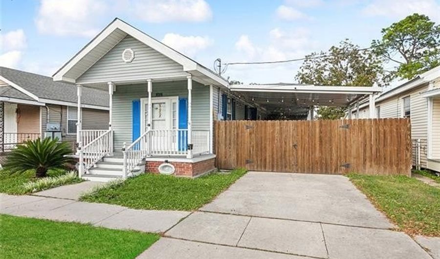 1016 MEHLE St, Arabi, LA 70032 - 3 Beds, 3 Bath