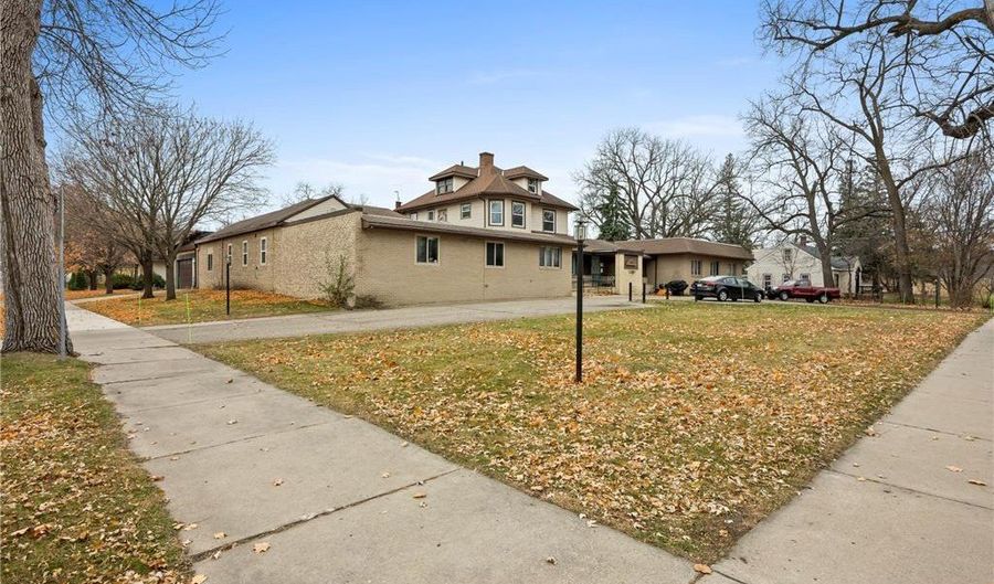 320 7th Ave E, Alexandria, MN 56308 - 0 Beds, 0 Bath