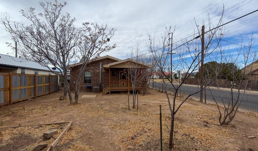 400 S 1st, Alpine, TX 79830 - 2 Beds, 1 Bath