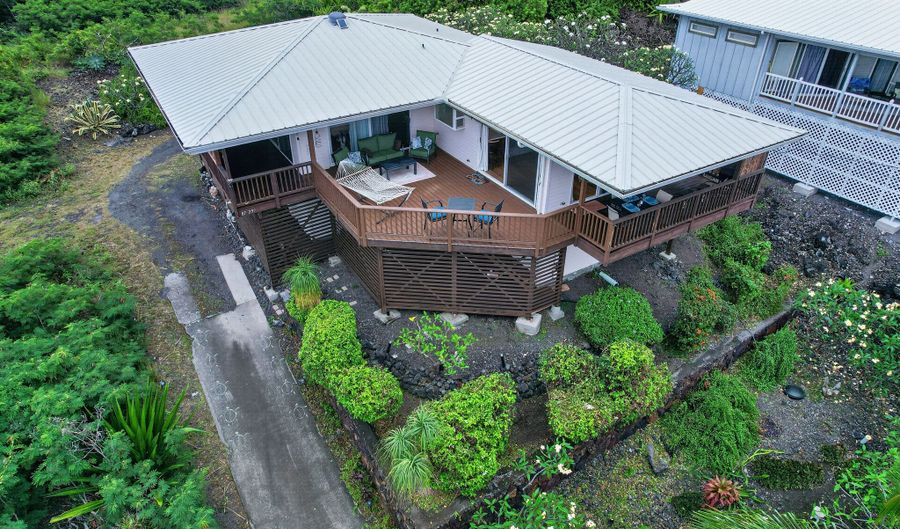 87-299 KAOHE Rd, Captain Cook, HI 96704 - 2 Beds, 3 Bath
