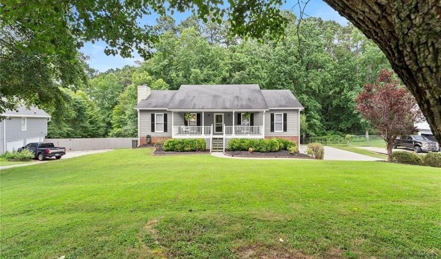 3932 Marguerite Dr NW, Acworth, GA 30101 - 3 Beds, 2 Bath