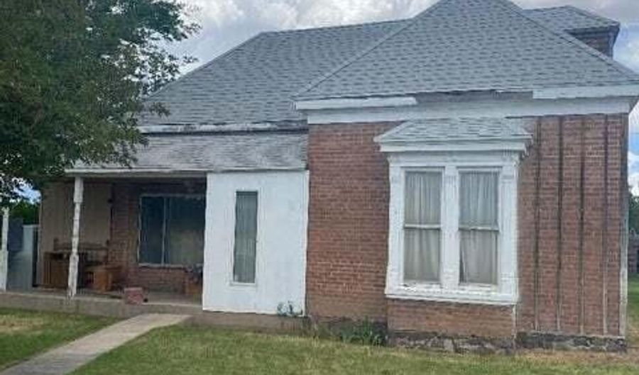 490 W 100 St, Beaver, UT 84713 - 3 Beds, 1 Bath