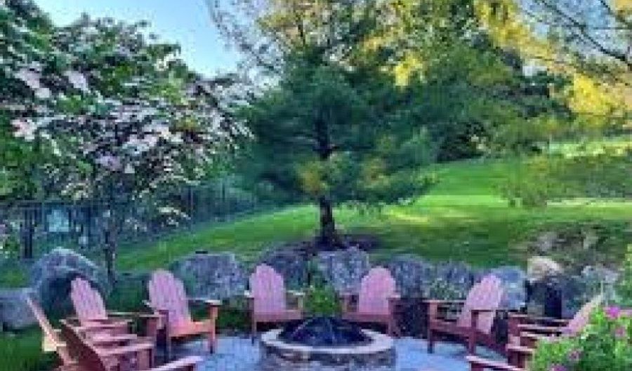 2 Chamonix Dr 402, Alloway, NJ 07462 - 1 Beds, 1 Bath