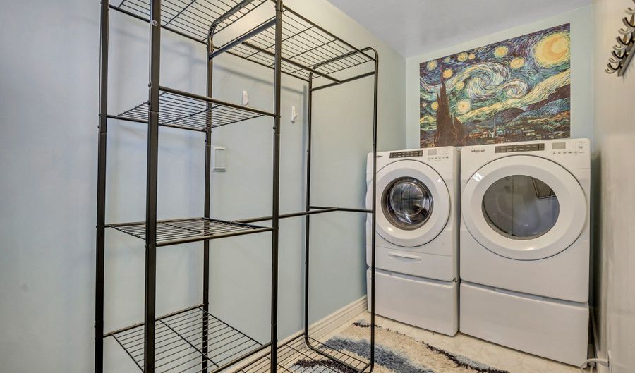 381 W 400 N 10, Bountiful, UT 84010 - 2 Beds, 1 Bath