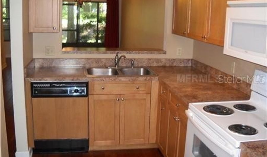 570 NORTHBRIDGE Dr, Altamonte Springs, FL 32714 - 2 Beds, 3 Bath