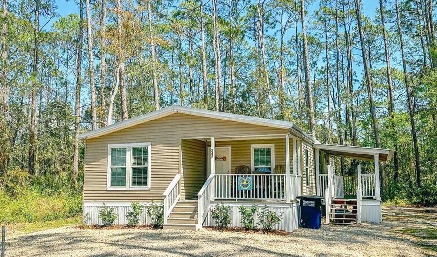 343 25th Ave, Apalachicola, FL 32320 - 3 Beds, 2 Bath
