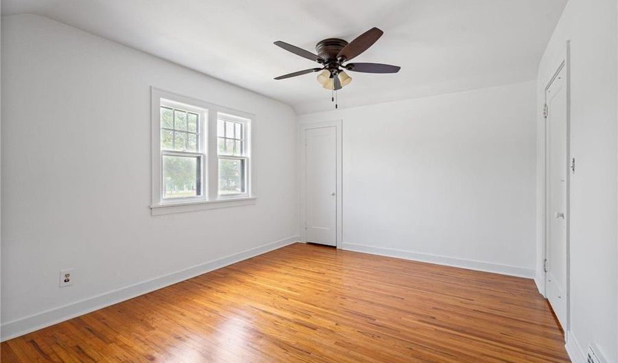 304 9th St SW, Austin, MN 55912 - 2 Beds, 1 Bath