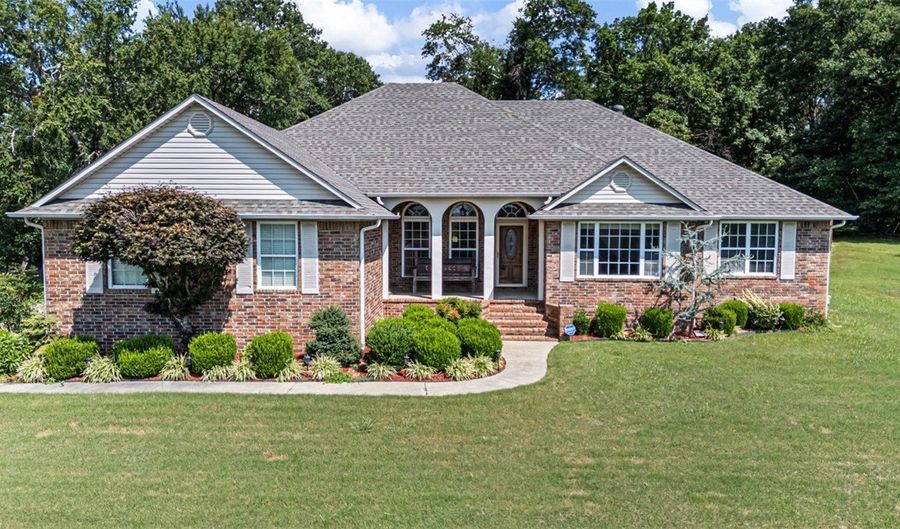 921 Waterfront Rd, Alma, AR 72921 - 3 Beds, 3 Bath