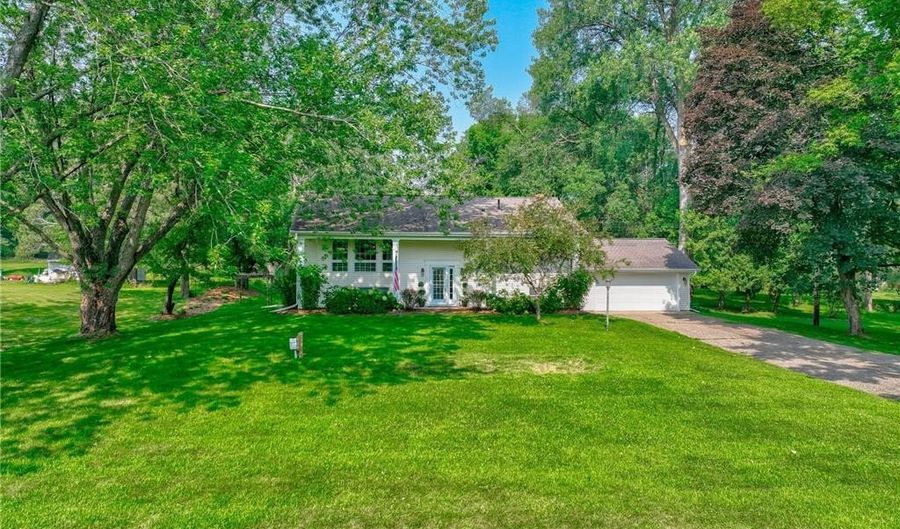 3250 Pennington Ave S, Afton, MN 55001 - 4 Beds, 2 Bath