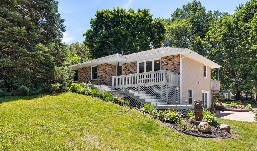 6276 NE 46th St, Altoona, IA 50009 - 4 Beds, 3 Bath