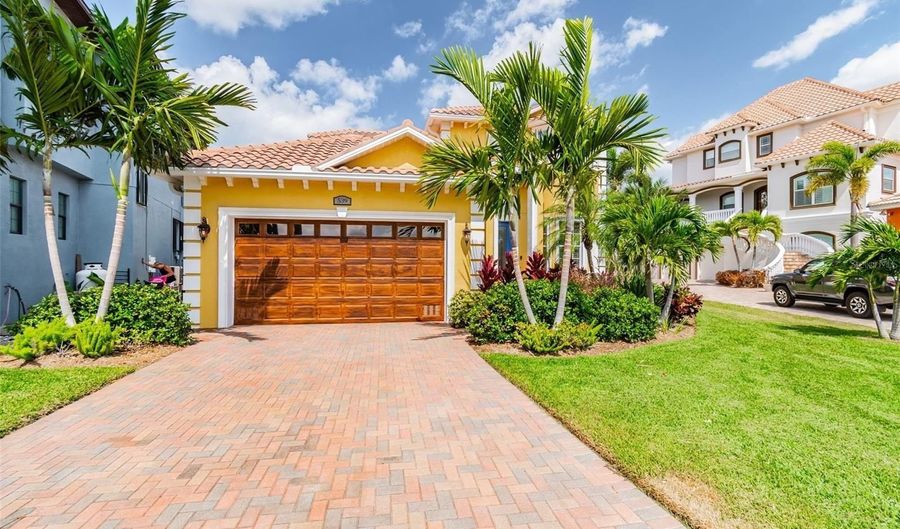 539 TREVISO Dr, Apollo Beach, FL 33572 - 4 Beds, 3 Bath