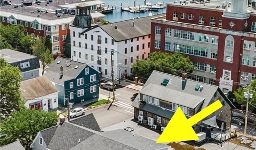 21 Bradford St 2, Bristol, RI 02809 - 3 Beds, 4 Bath