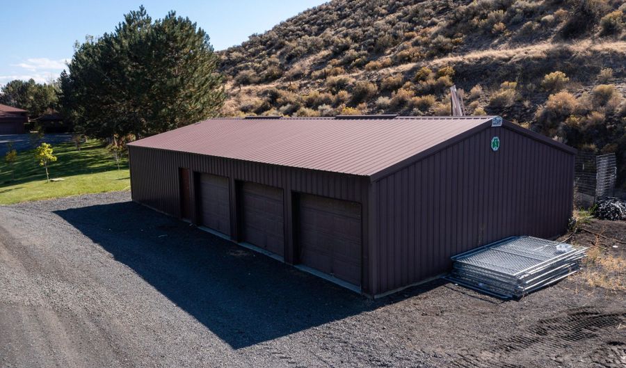 4799 A & B River Rd, Buhl, ID 83316 - 11 Beds, 10 Bath
