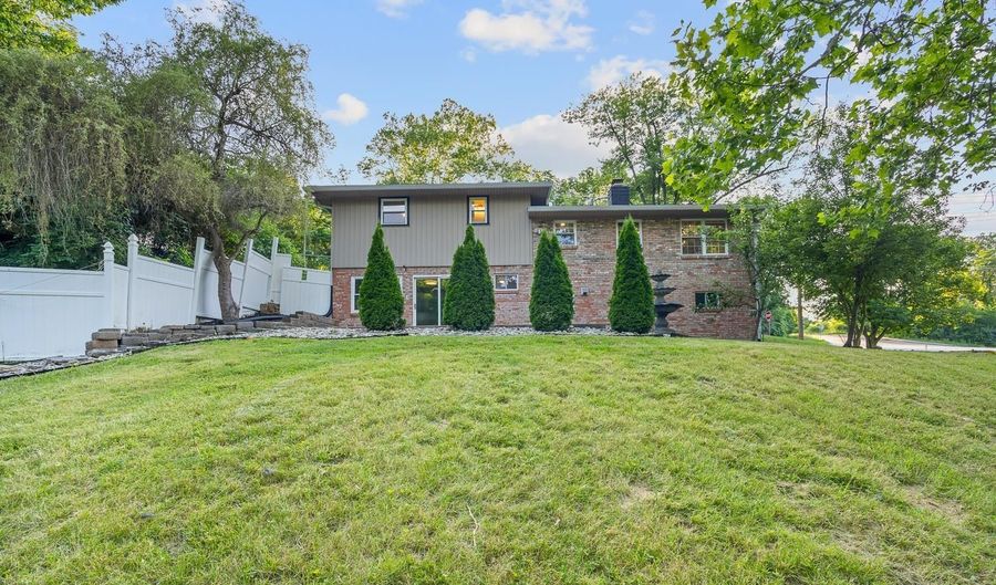 7611 State Rd, Anderson Twp., OH 45255 - 3 Beds, 3 Bath