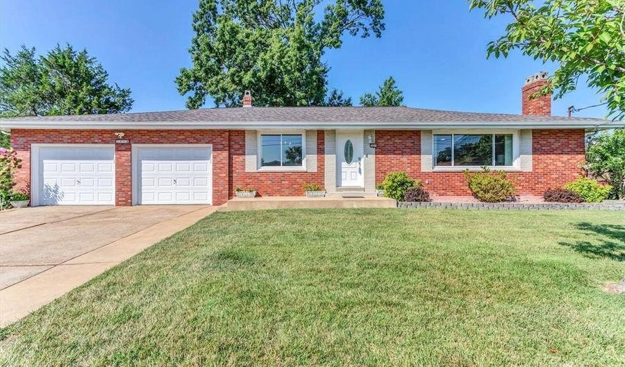 2459 Villa Dr, Arnold, MO 63010 - 3 Beds, 3 Bath