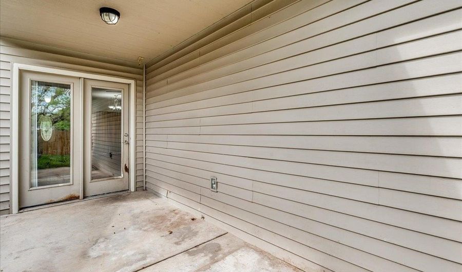 418 W Summit Ave, Augusta, KS 67010 - 2 Beds, 2 Bath