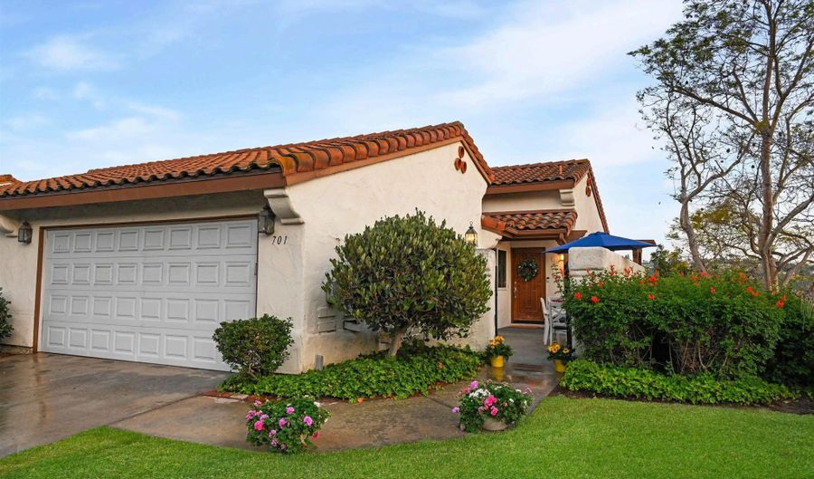 701 Fino Gln, Escondido, CA 92025 - 3 Beds, 2 Bath