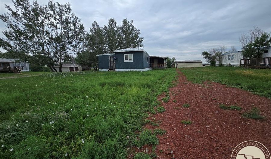 123 W Milwaukee Ave, Baker, MT 59313 - 3 Beds, 2 Bath