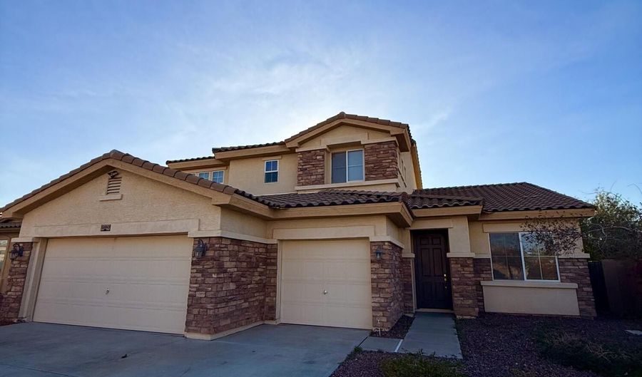 22043 W SHADOW Dr, Buckeye, AZ 85326 - 5 Beds, 4 Bath