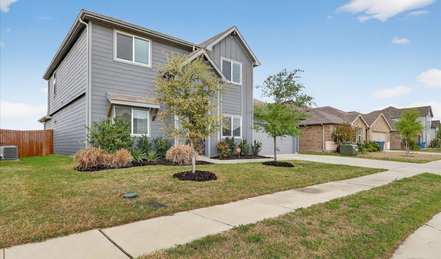 1721 Zilker Park Trl, Alvarado, TX 76009 - 4 Beds, 3 Bath
