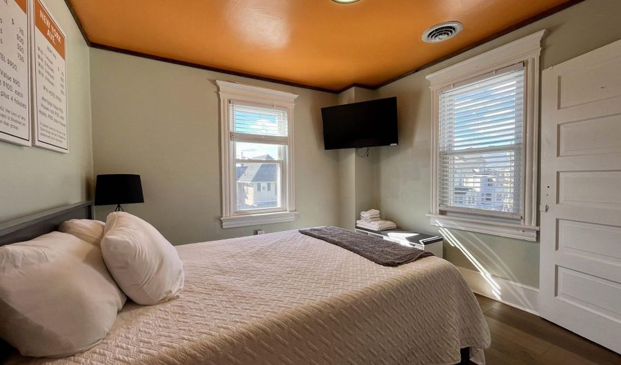 105 N Windsor Ave, Atlantic City, NJ 08401 - 7 Beds, 3 Bath