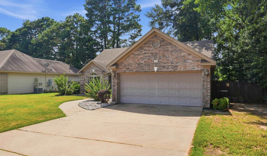 219 Madrid Dr, Benton, AR 72015 - 3 Beds, 2 Bath