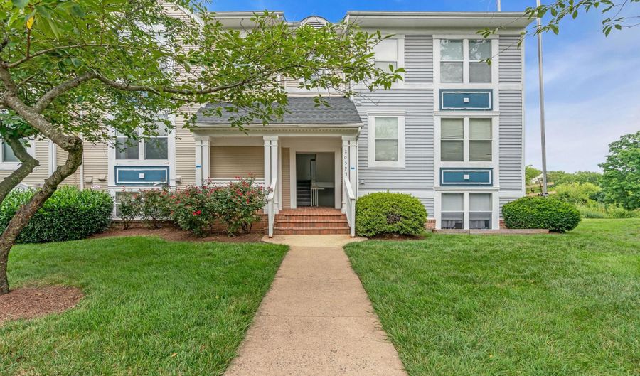 20593 CORNSTALK Ter 101, Ashburn, VA 20147 - 1 Beds, 1 Bath