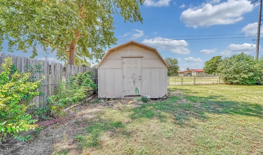 1500 Scott St, Altus, OK 73521 - 3 Beds, 2 Bath
