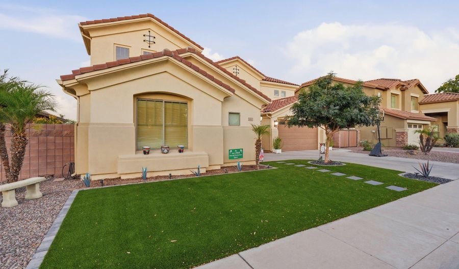 4221 S NEWPORT St, Chandler, AZ 85249 - 5 Beds, 4 Bath