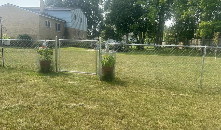 358 N Jefferson St, Alpena, MI 49707 - 3 Beds, 2 Bath