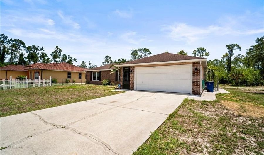 2016 Fitch, Alva, FL 33920 - 3 Beds, 2 Bath