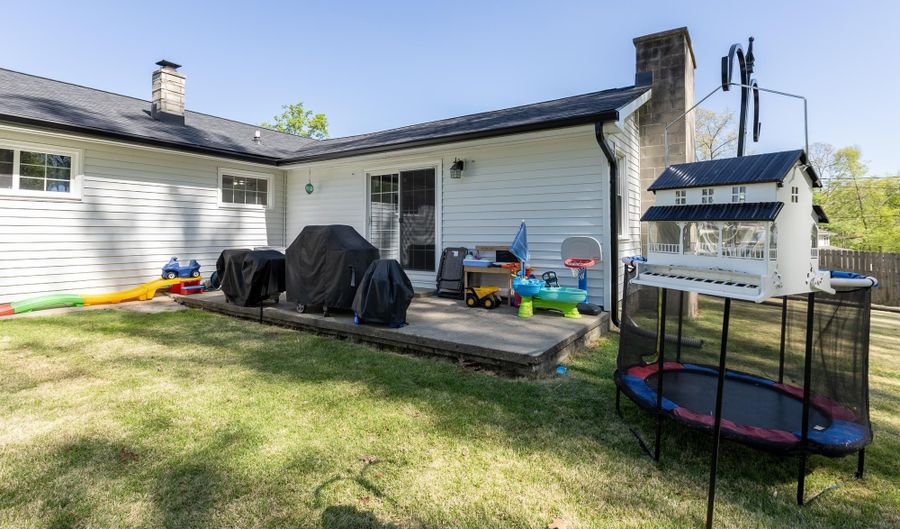 137 Edgewood Dr, Bedford, IN 47421 - 3 Beds, 2 Bath