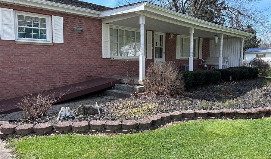 8300 Bear Rd SE, Amsterdam, OH 43903 - 3 Beds, 2 Bath