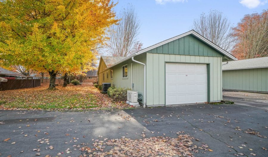 3113 JACKSON St SE, Albany, OR 97322 - 2 Beds, 1 Bath