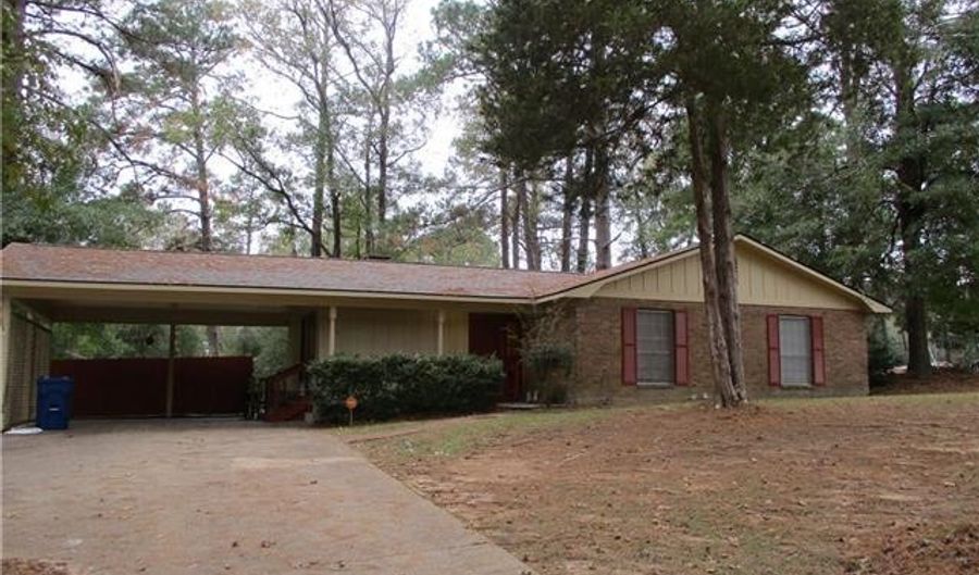 308 Holiday Cir, Pineville, LA 71360 - 3 Beds, 2 Bath