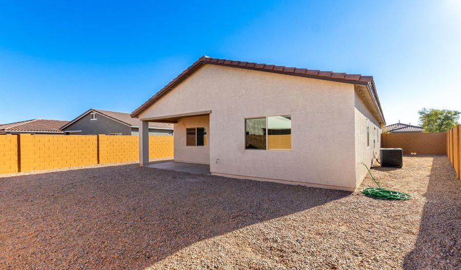 940 E PENNY Ln, Casa Grande, AZ 85122 - 5 Beds, 3 Bath