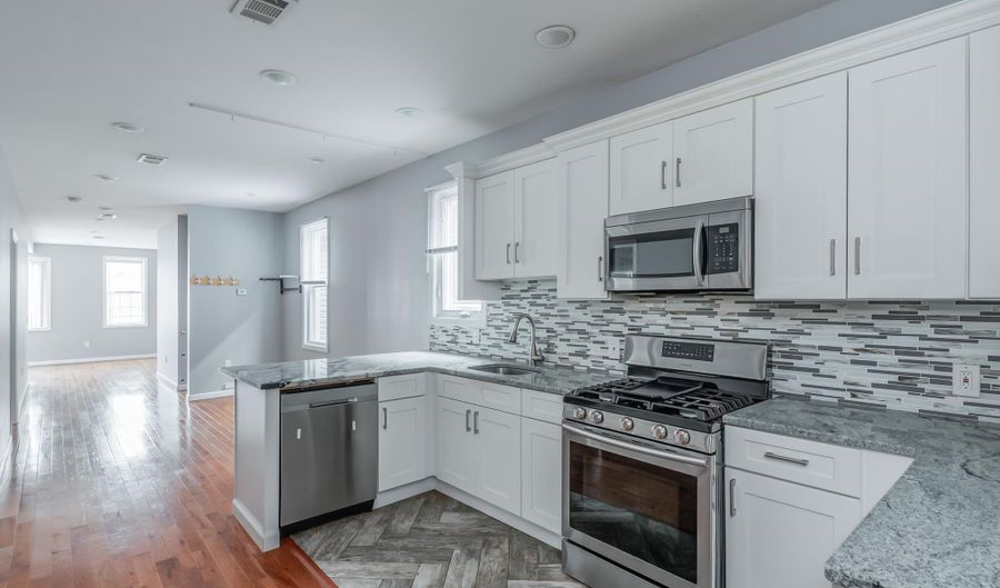 164 AVENUE B 2, Bayonne, NJ 07002 - 3 Beds, 2 Bath