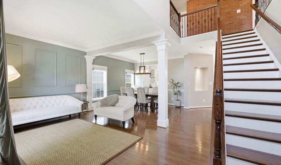 25403 VACATION Pl, Aldie, VA 20105 - 5 Beds, 4 Bath