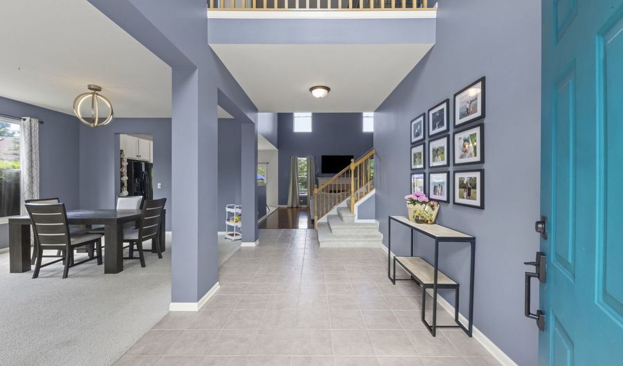 621 Lake Cornish Way, Algonquin, IL 60102 - 5 Beds, 4 Bath