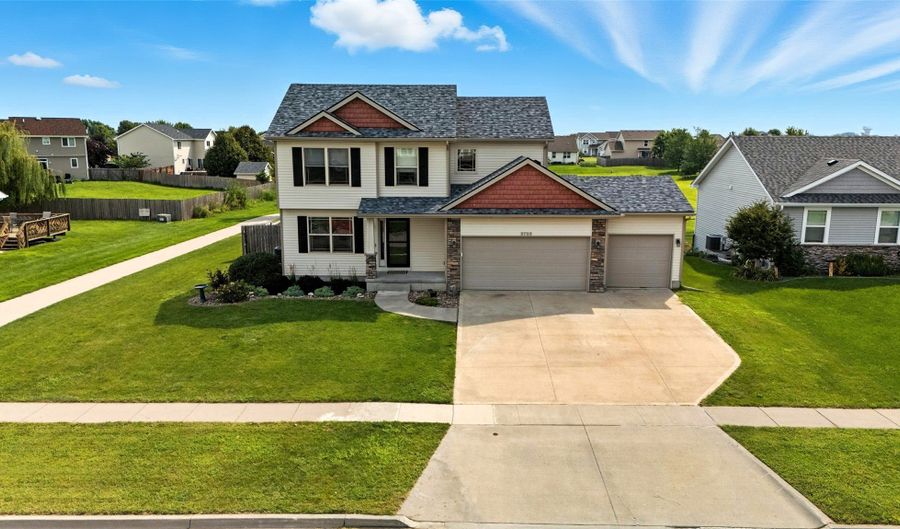 2723 4th Ave SE, Altoona, IA 50009 - 4 Beds, 3 Bath