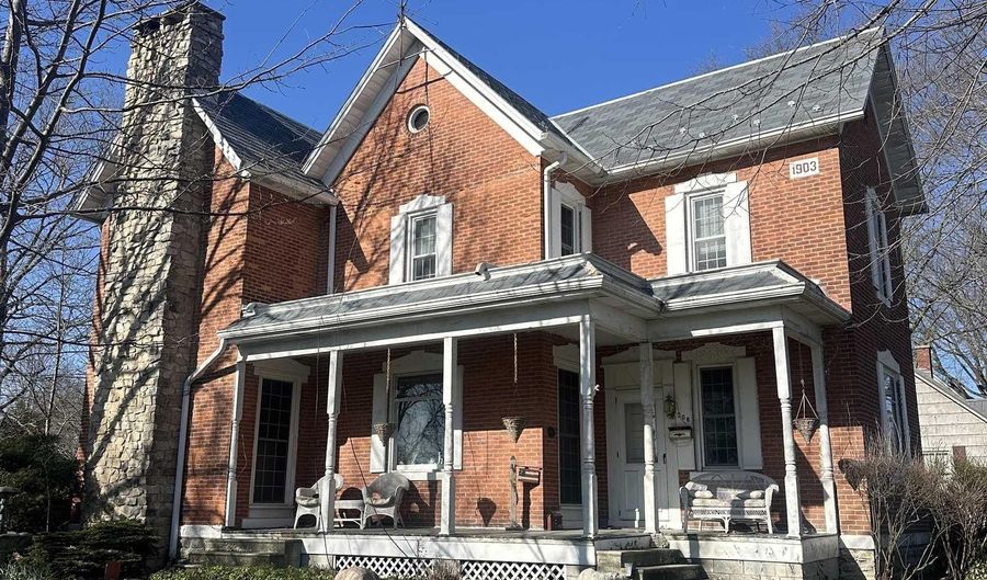 306 Wabash St, Berne, IN 46711 - 4 Beds, 2 Bath