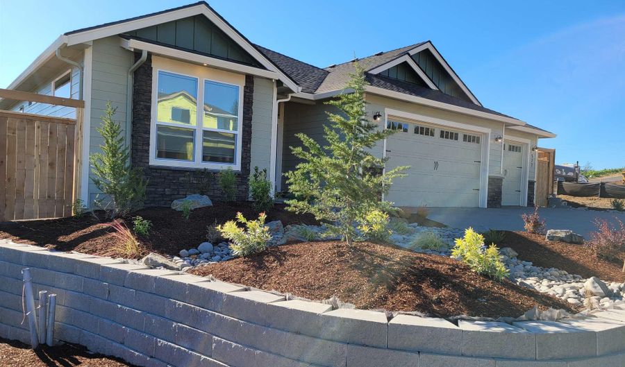 NW Crater Lake # 112 Dr, Dallas, OR 97338 - 3 Beds, 2 Bath